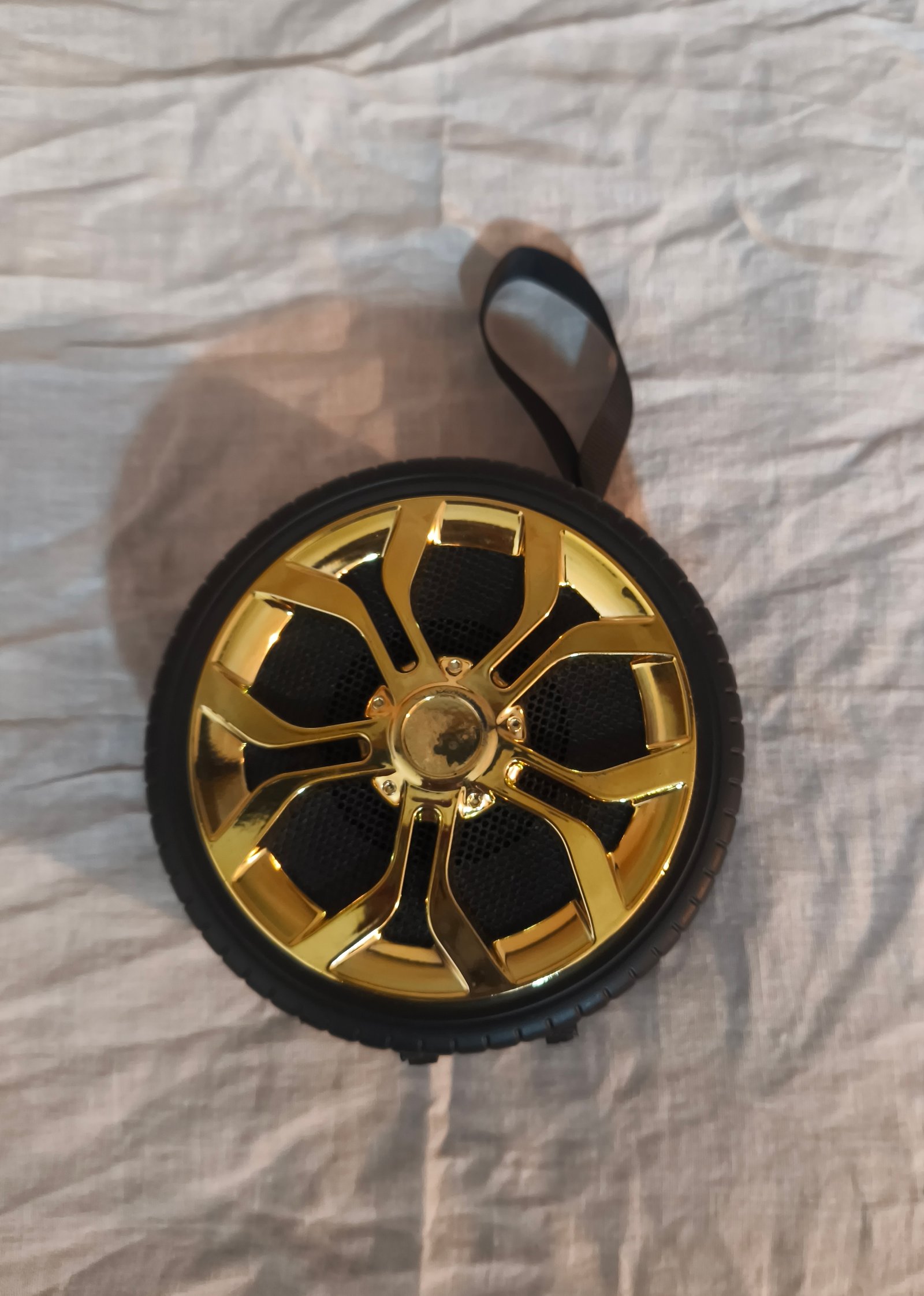 S2H Refurbished Car Wheel Design Mini Bluetooth Speaker – Sporty Pocket Soundbox